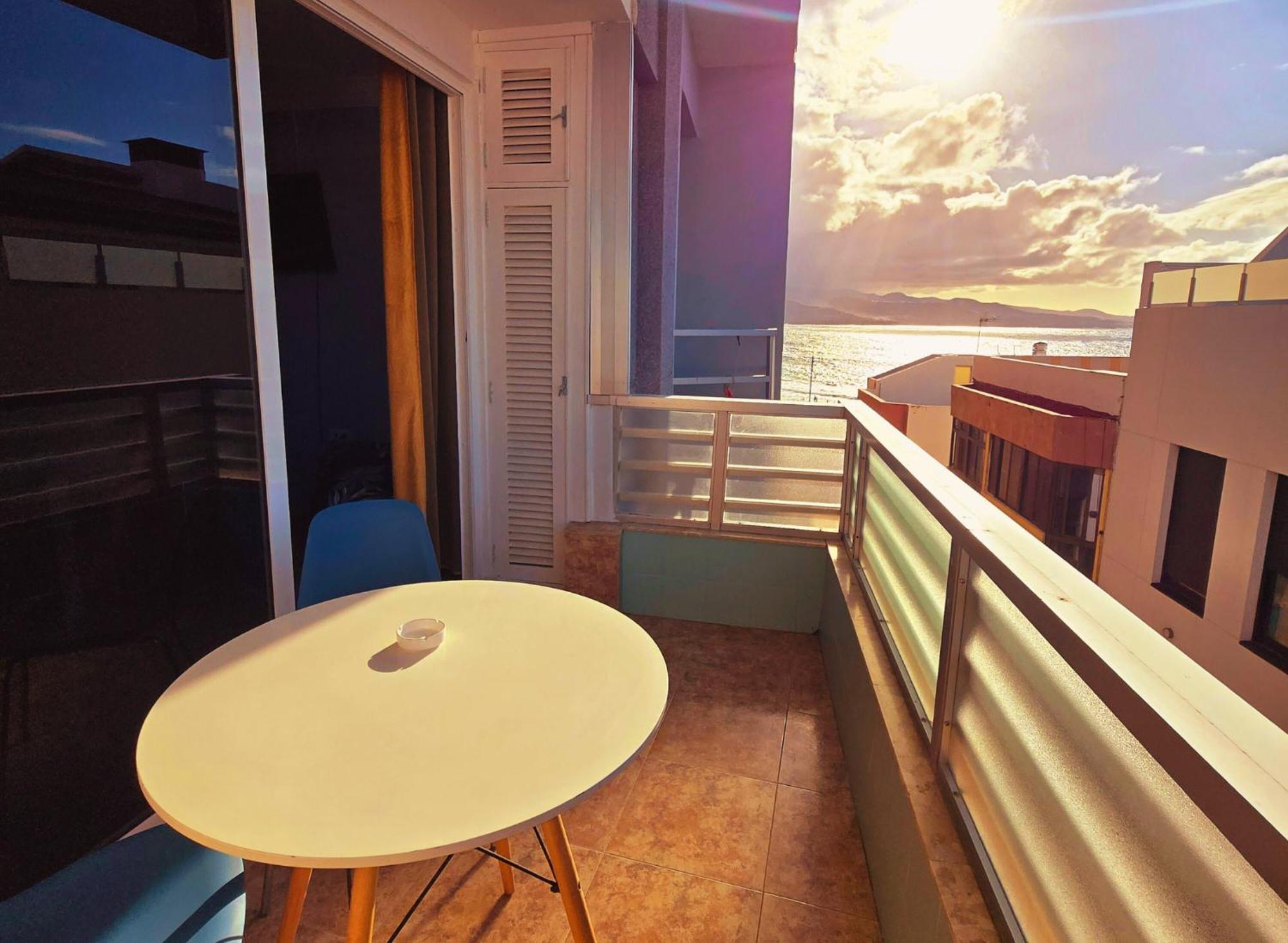Casita Canaria Playa Beachfront Access & Lateral Ocean View With Terrace Las Palmas Exterior photo